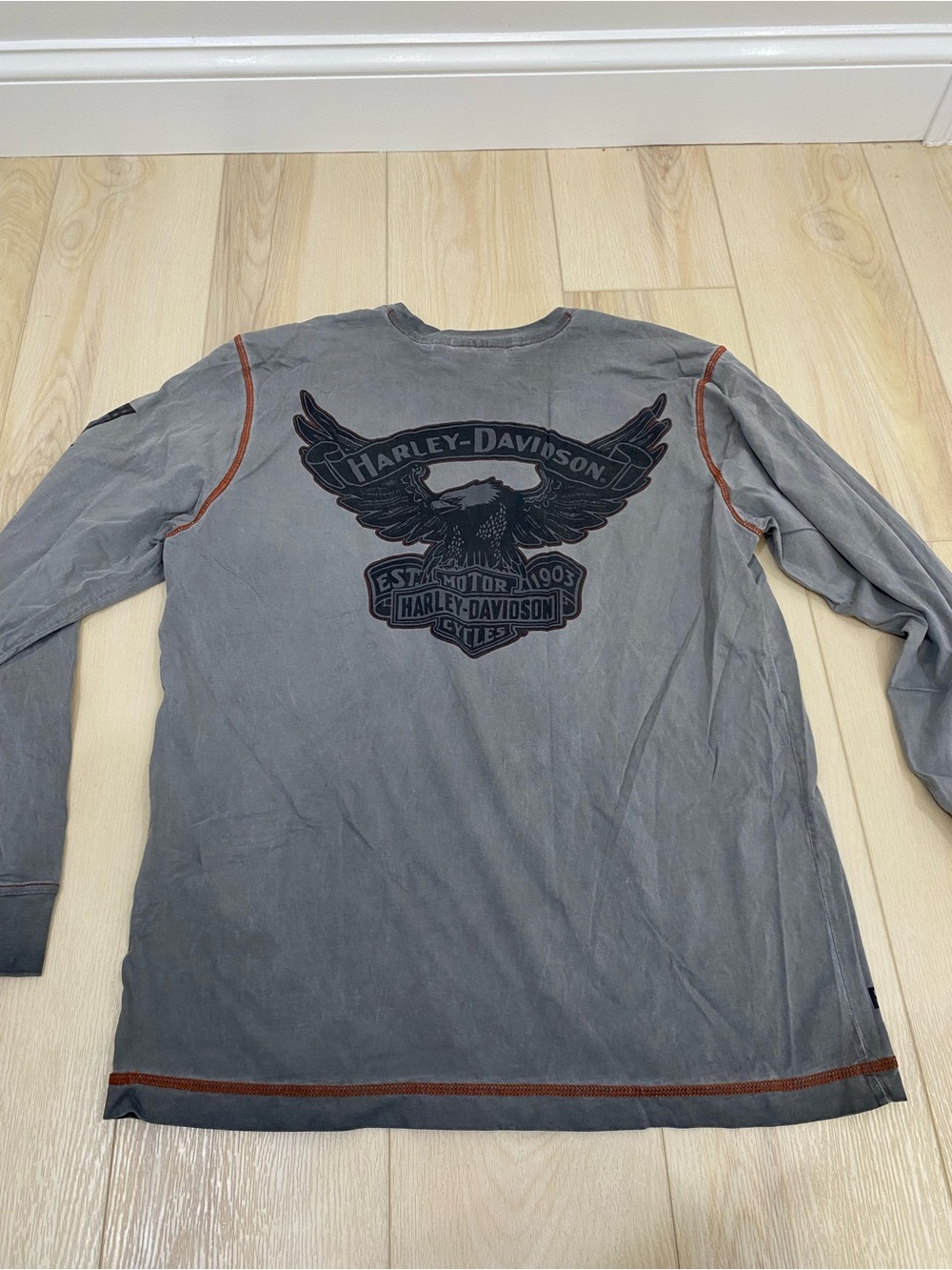 Harley Davidson EST. 1903 Men's Long Sleeve Size Large Gray Faded Style - Picture 7 of 10